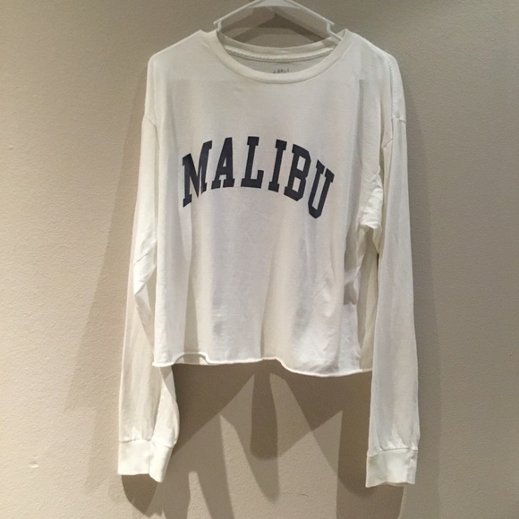 Brandy Melville Tops - Brandy Melville Malibu Sweatshirt nwot 🎉🎉🎈